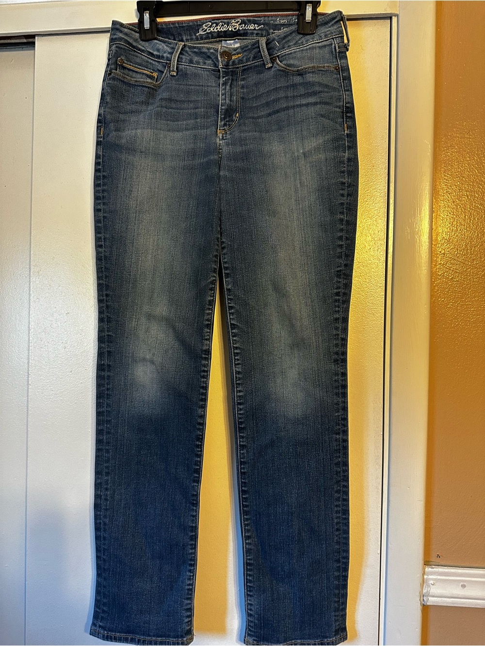 Eddie Bauer Women's Dark Blue Straight-Leg Jeans
